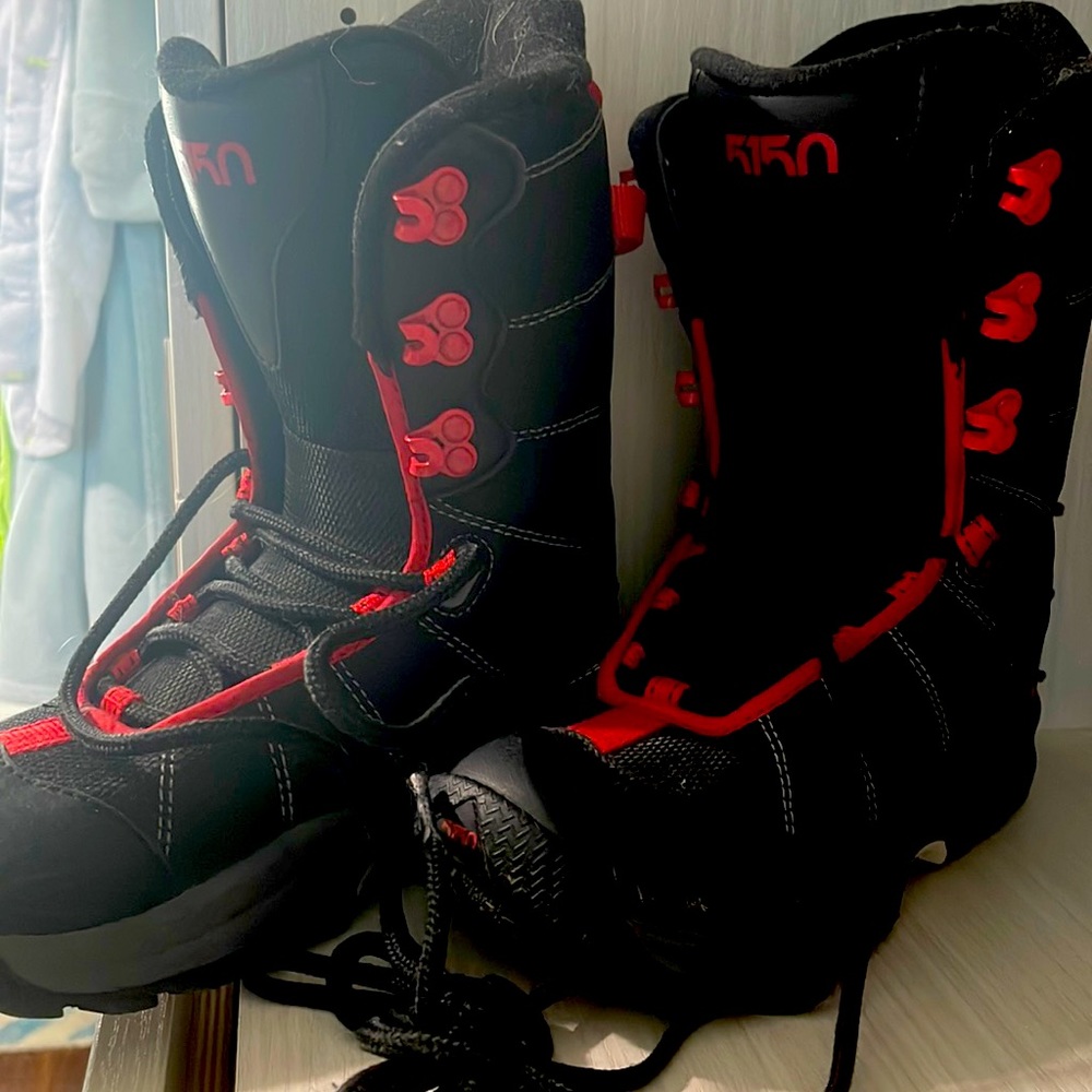 Kids snowboard boots